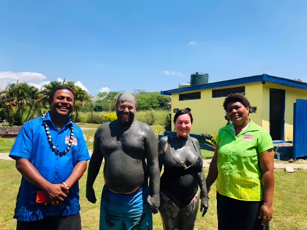 Fijian Village and Mudpool Hotspring Tour